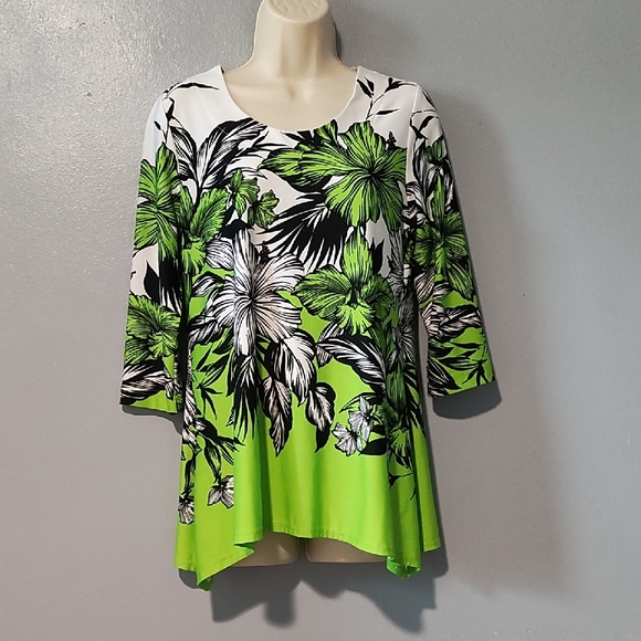 Floral Green and Black Women's Top - Picture 7 of 17